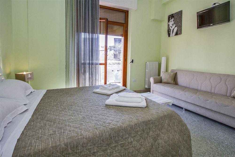 Mamma Sisi Bed & Breakfast Lecce Exterior photo